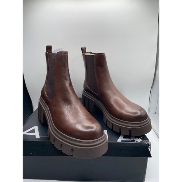Aqua Women's Brown Sante Lug Sole Chelsea Round toe Boots Size 10 NIB - Picture 3 of 4